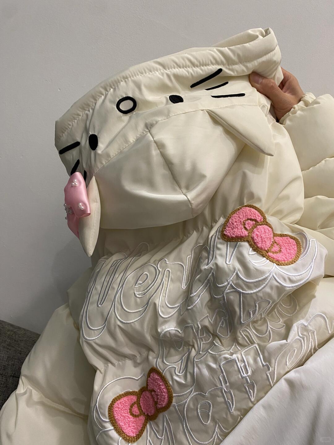 Kitty Charm Puffer jacket